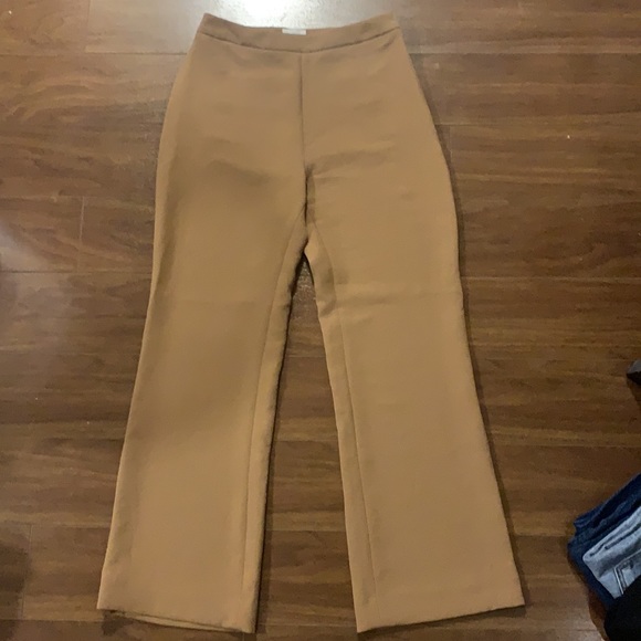 Aritzia Wilfred Crepe Pants in Tan Sz 2 - Picture 2 of 2